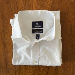 Mens white Stanford size 15 (34-35) fitted. Great condition.